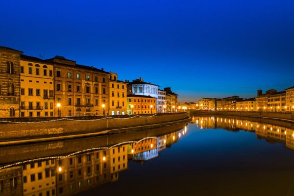 Tuscany_Italy_Houses_Pisa_Canal_Night_Street_521212_3840x2400_Easy-Resize.com
