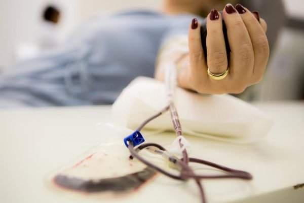 160320-bancos-de-sangue-precisam-de-doacoes-urgentes-0